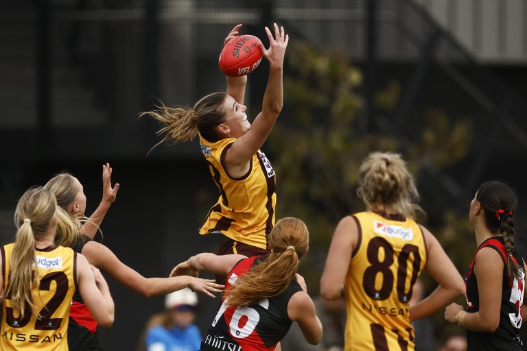 VFLW R8 team: Four changes for Bombers battle